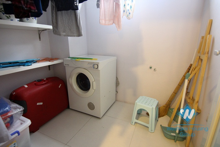 3 floors house for rent in Tay Ho district,Ha Noi